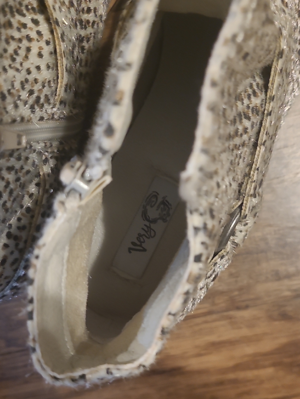 Very G booties NWOT - Picture 5 of 7